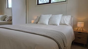 4 chambres, fer et planche à repasser, Wi-Fi, draps fournis