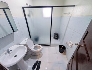 Ducha, bidé y toallas