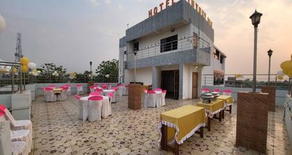LUXURY INN