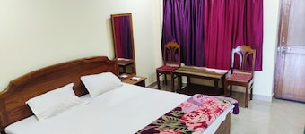 LUXURY INN