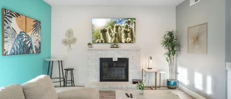 TV, fireplace, table tennis, books