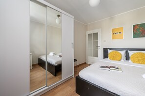 Apartamento conforto, 2 quartos, vista para a cidade | Roupas de cama premium, cortinas blackout, quartos à prova de som