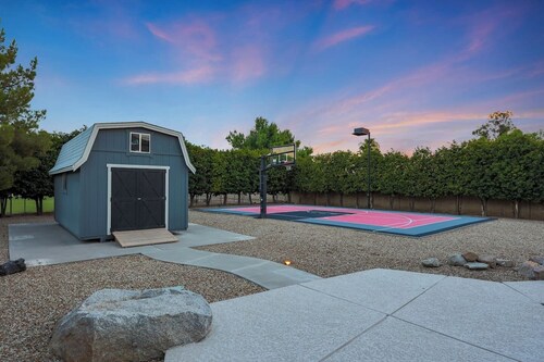 Cozy Casita, Resort Backyard | Pool & Hot Tub