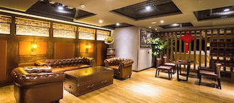 Shanghai Haofeng Yazhi Hotel-Free Shuttle Service to PVG Airport & Disneyland