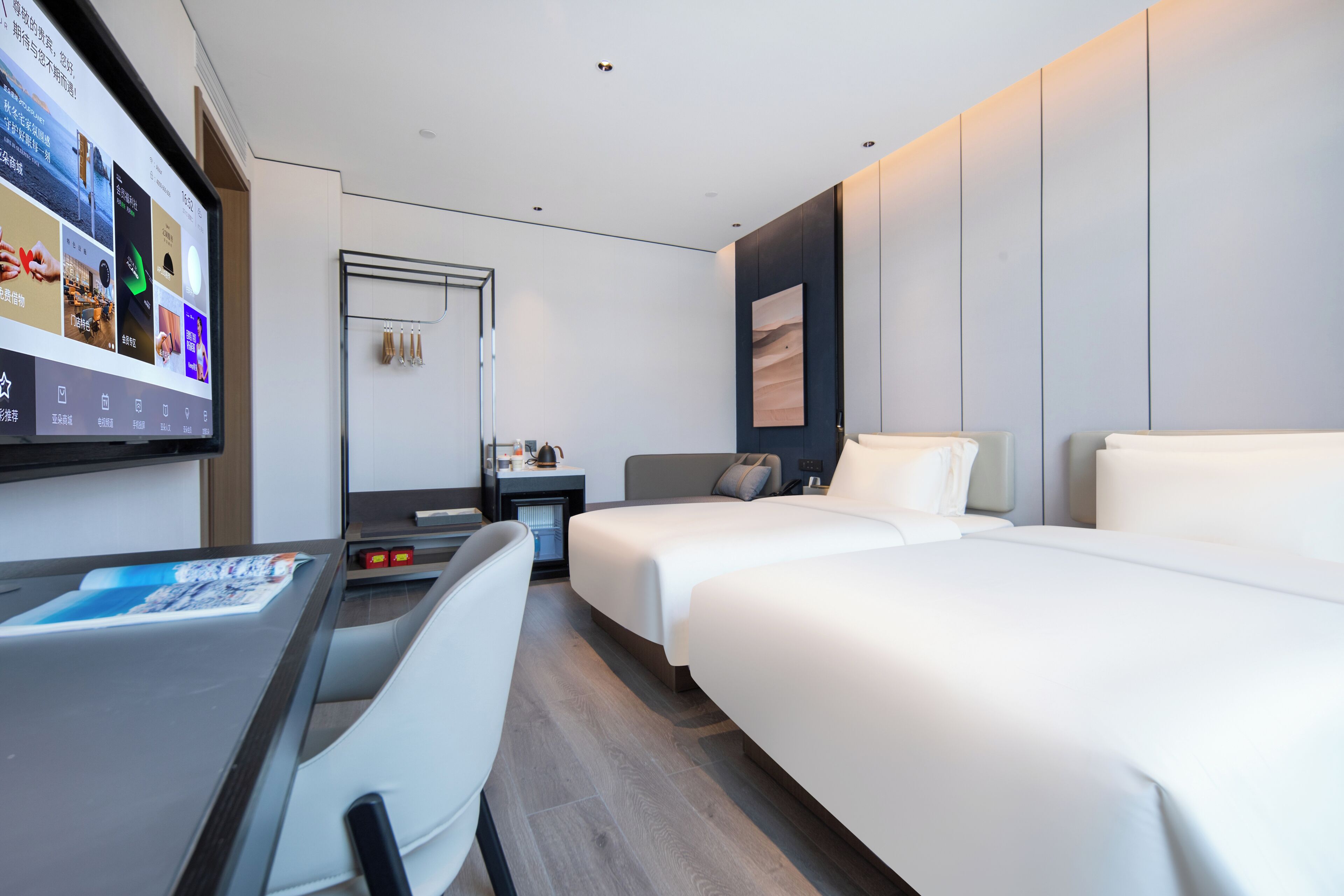 Superior-Doppelzimmer, Mehrere Betten | Betten mit Memory-Foam-Matratzen, kostenlose Minibar, Schreibtisch