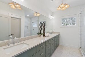 Bathroom - Your Extended Stay Home | Business Professionals • Travel Nurses • Relocation (Atlanta)