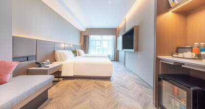 Atour Hotel, Hisense Plaza, May Fourth Square, Qingdao