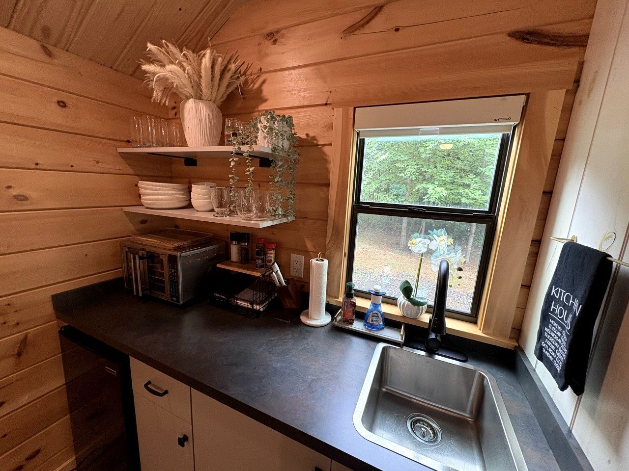 Coffee/tea maker, oven, stovetop, toaster