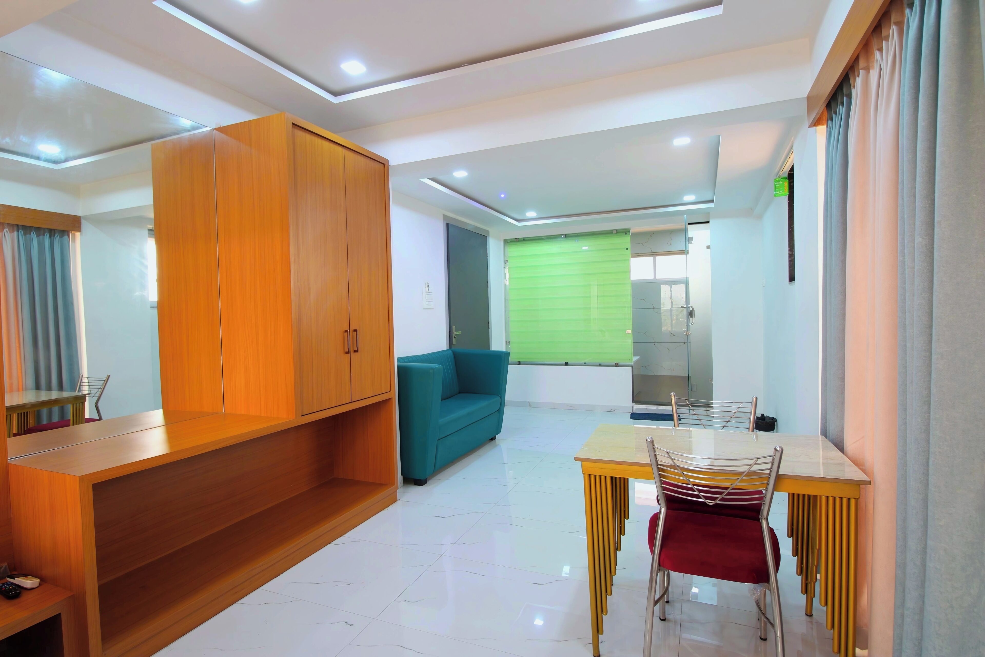 Habitación doble de lujo, balcón, vista a la ciudad | Interior