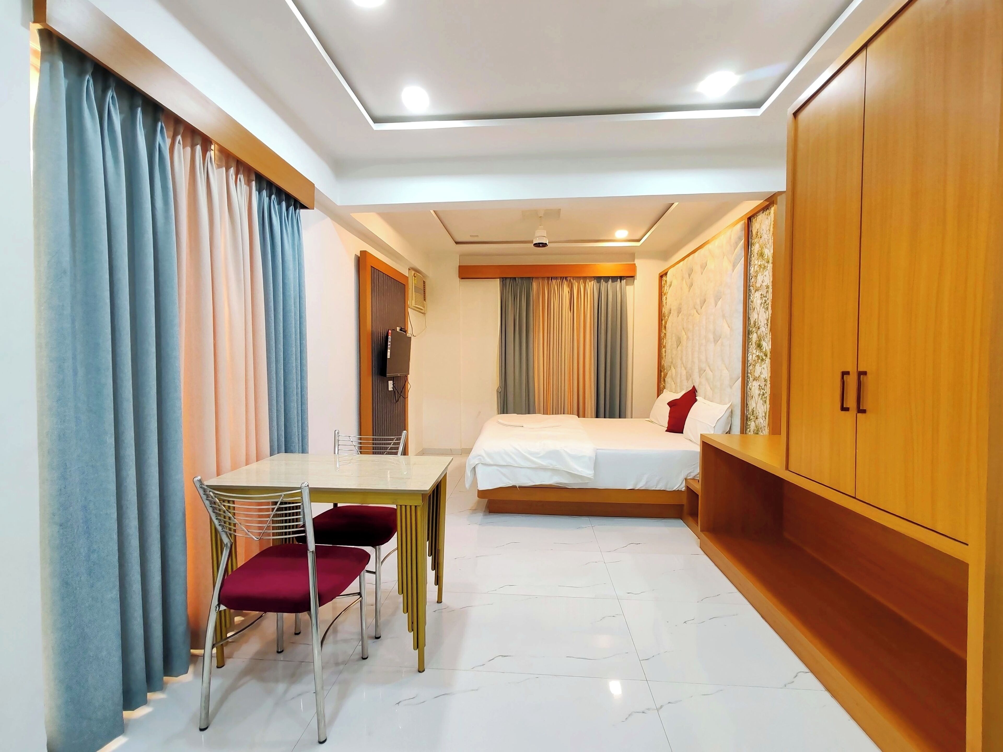 Kamar Double Mewah, balkon, pemandangan kota | Ruang kerja ramah laptop dan Wi-Fi gratis