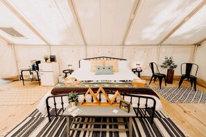 1 Schlafzimmer, Schreibtisch, WLAN, Bettwäsche
