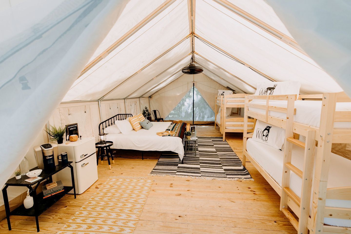 1 bedroom, desk, WiFi, bed sheets