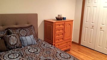 2 chambres, fer et planche à repasser, Wi-Fi, draps fournis