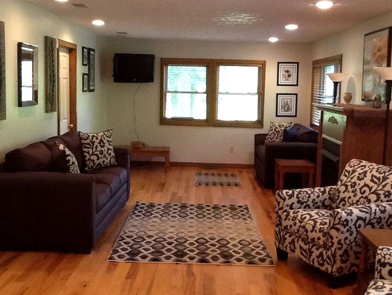 TV, fireplace, DVD player, stereo