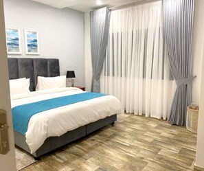 Ferros/tábuas de passar roupa, Wi-Fi, roupa de cama