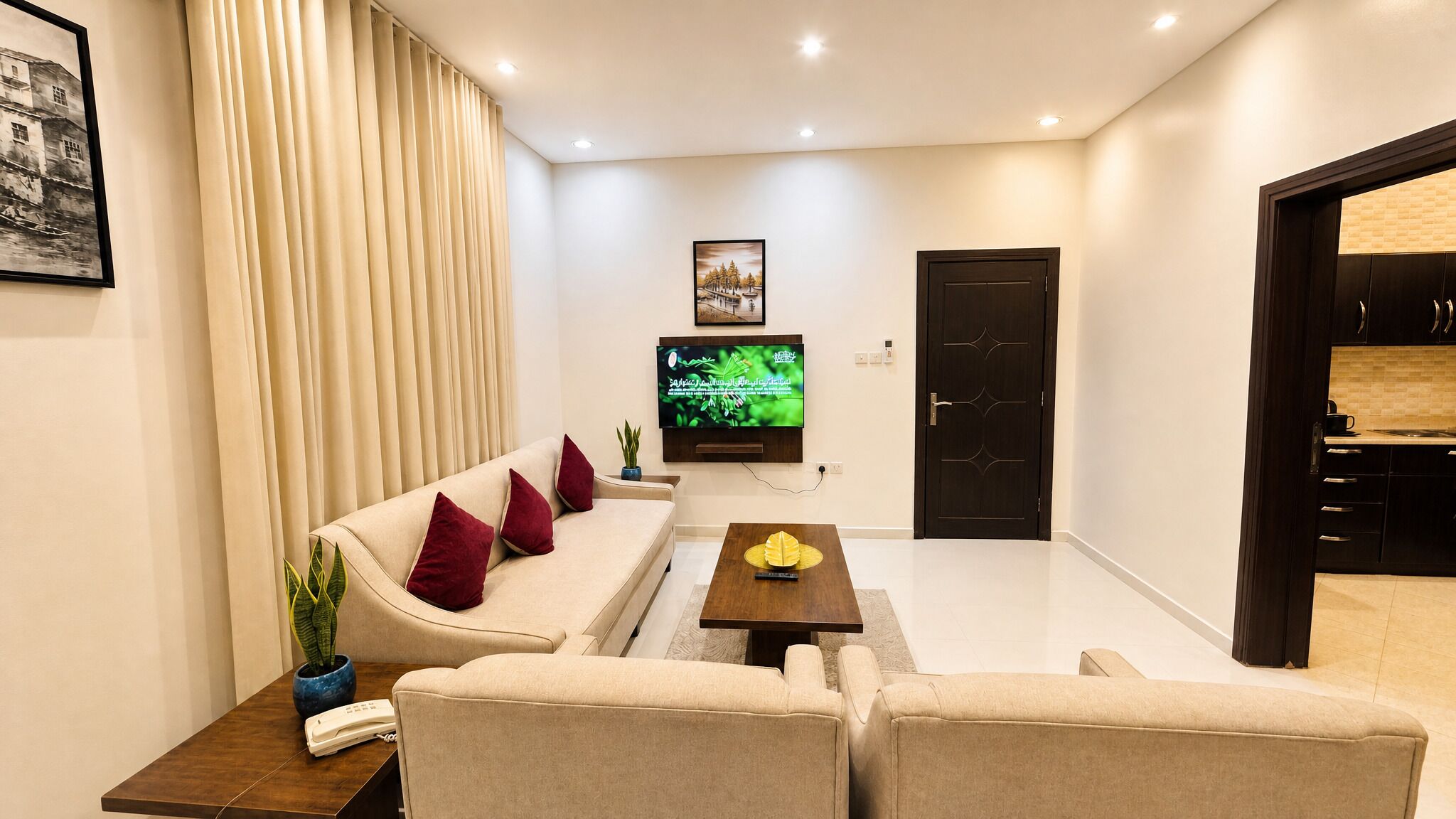 Smart TV 50-inch có truyền hình vệ tinh, dịch vụ stream 