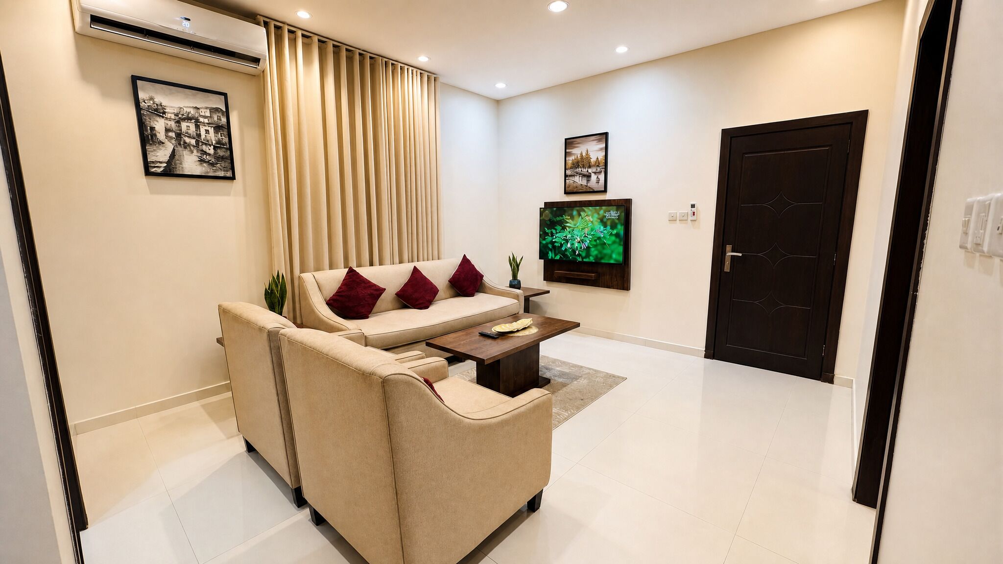 Apartment, 3 Bedrooms | Living area