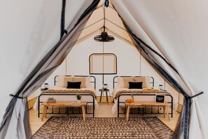 Bed sheets - Serene Glamping Tent with Fire Pit & Hammocks in Helen, Georgia (Gainesville)