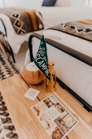Bed sheets - Serene Glamping Tent with Fire Pit & Hammocks in Helen, Georgia (Gainesville)