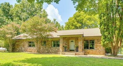 NEW! Riverfront Trout Fishing White River Retreat!