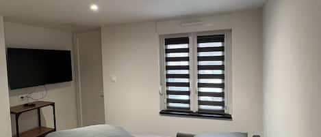 1 habitación, wifi y ropa de cama