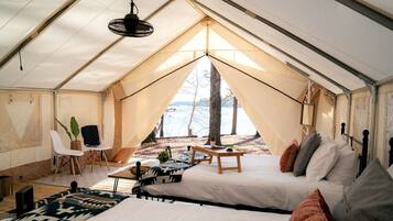 1 bedroom, desk, bed sheets
