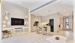 Dining - Spacious | 4 Bed Villa | Private Pool | Meydan (Dubai)