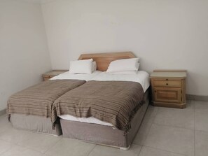 4 bedrooms, internet, bed sheets