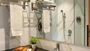 Quadrupla familiare, vista montagna | Bagno