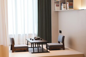 Elite Twin Room, City View | Premium bedding, down comforters, pillowtop beds, desk