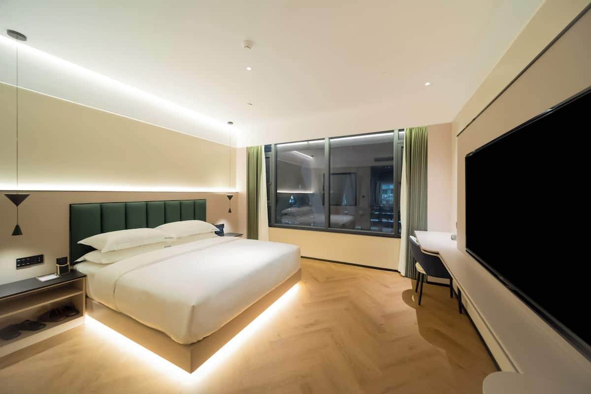 Superior Double Room, City View | Premium bedding, down comforters, pillowtop beds, desk