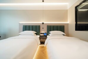 Habitación Confort con 2 camas individuales, vista a la ciudad | Ropa de cama de alta calidad, edredón y camas con pillow-top 