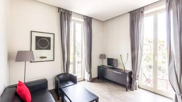 Apartment, Balcony | Living area