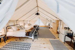1 Schlafzimmer, Schreibtisch, WLAN, Bettwäsche
