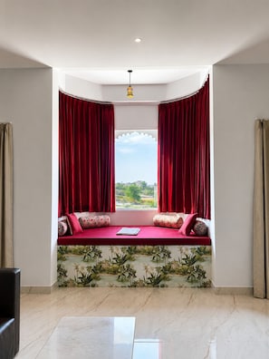 Aangan - 2 Bedrooms with Plunge Pool Access