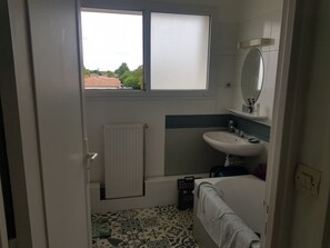 Bathroom - Apartment in Arcachon Bay (La Teste-de-Buch)