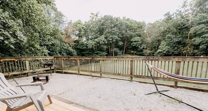 Deluxe Safari Tent with Fire Pit & Hammock in Dawsonville, Georgia