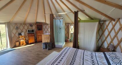 Unique, fully equipped yurt for 2 people