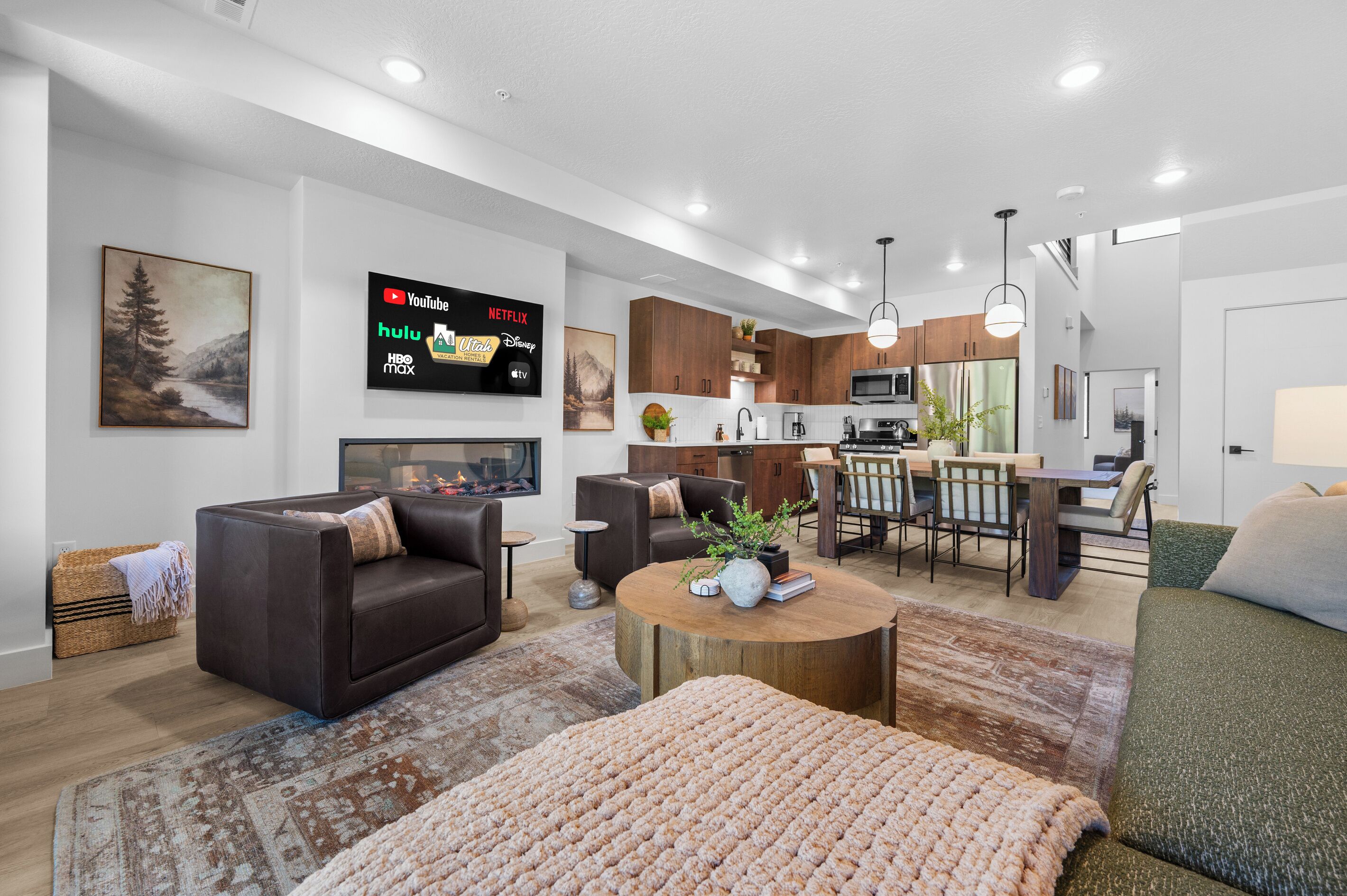 Smart TV, fireplace