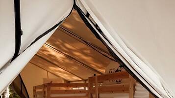 1 bedroom, desk, WiFi, bed sheets