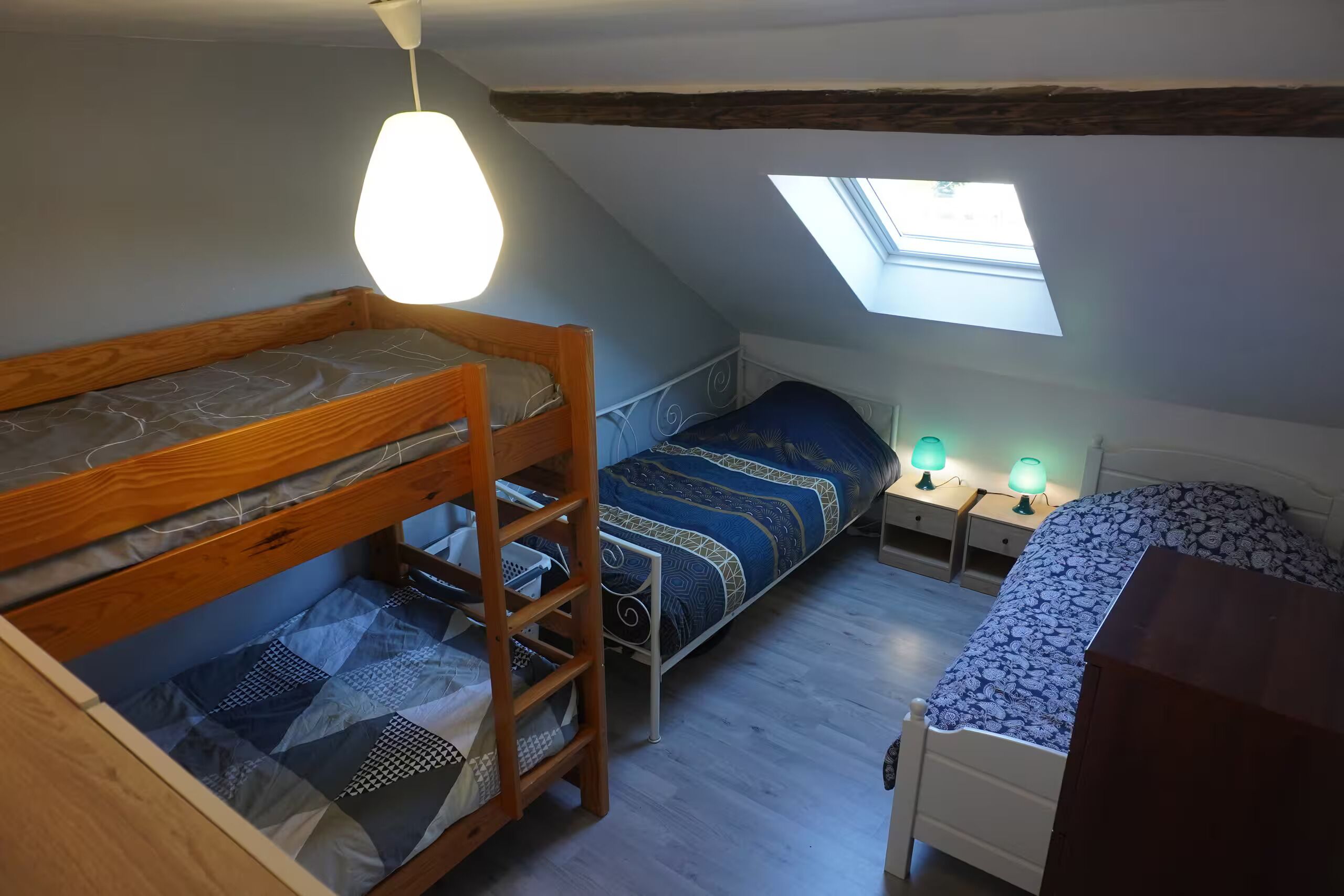2 chambres, lit parapluie, Wi-Fi gratuit, draps fournis