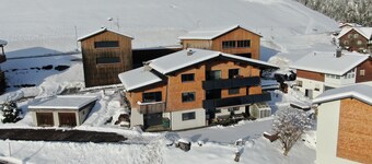 Apartment 'Hus Obergrecht' with Mountain View, Balcony and Wi-Fi