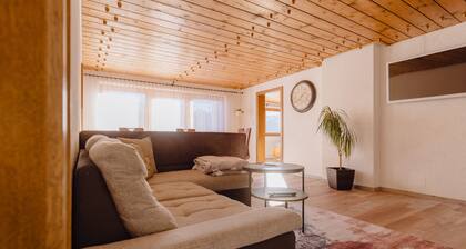 Apartment 'Hus Obergrecht' with Mountain View, Balcony and Wi-Fi