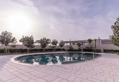 Seaside Hills Apartment W Sea Views & Pool Access