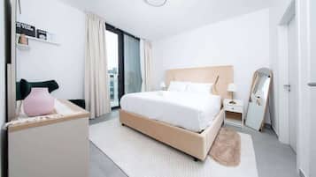 Iron/ironing board, WiFi, bed sheets