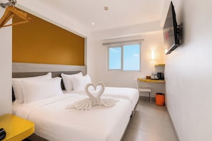 Superior Double or Twin Room | Free WiFi - d'primahotel Malioboro Yogyakarta (Yogyakarta)