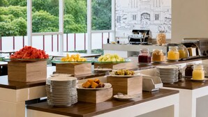 Frukostbuffé varje dag mot avgift