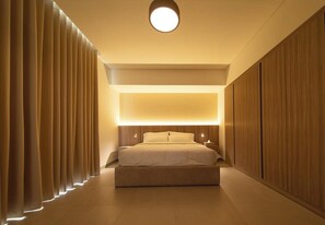 5 bedrooms, iron/ironing board, WiFi, bed sheets - Waterfront Ajmal Makan Villa w/ Private Pool (Al Hamriyah)