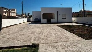 Property grounds - Villa Amurusa | 300 m from the sea, with a veranda, barbecue, and private garden (Mazara del Vallo)