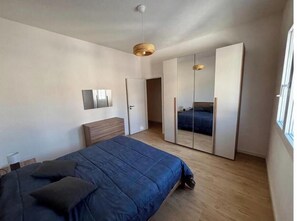 2 Schlafzimmer, Bügeleisen/Bügelbrett, kostenloses WLAN, Bettwäsche